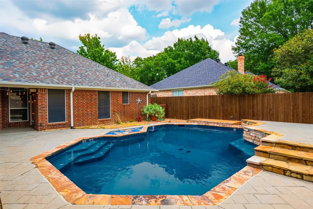 9108 High Oaks Drive North Richland Hills TX 76182