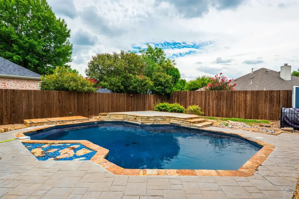 9108 High Oaks Drive North Richland Hills TX 76182
