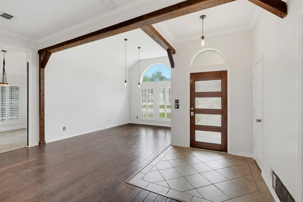 9108 High Oaks Drive North Richland Hills TX 76182