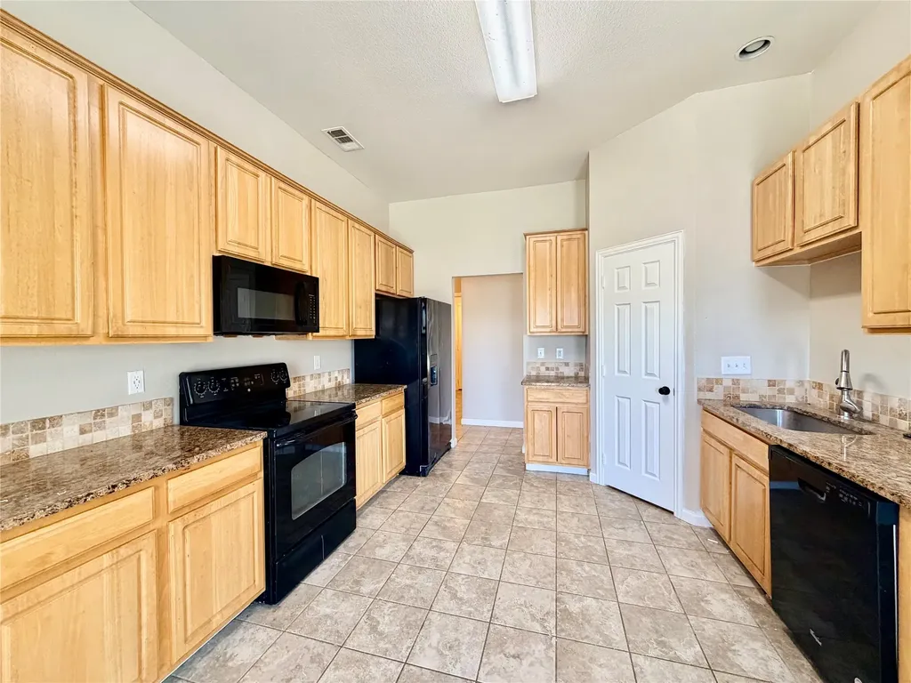 1412 La Mirada Denton TX 76208