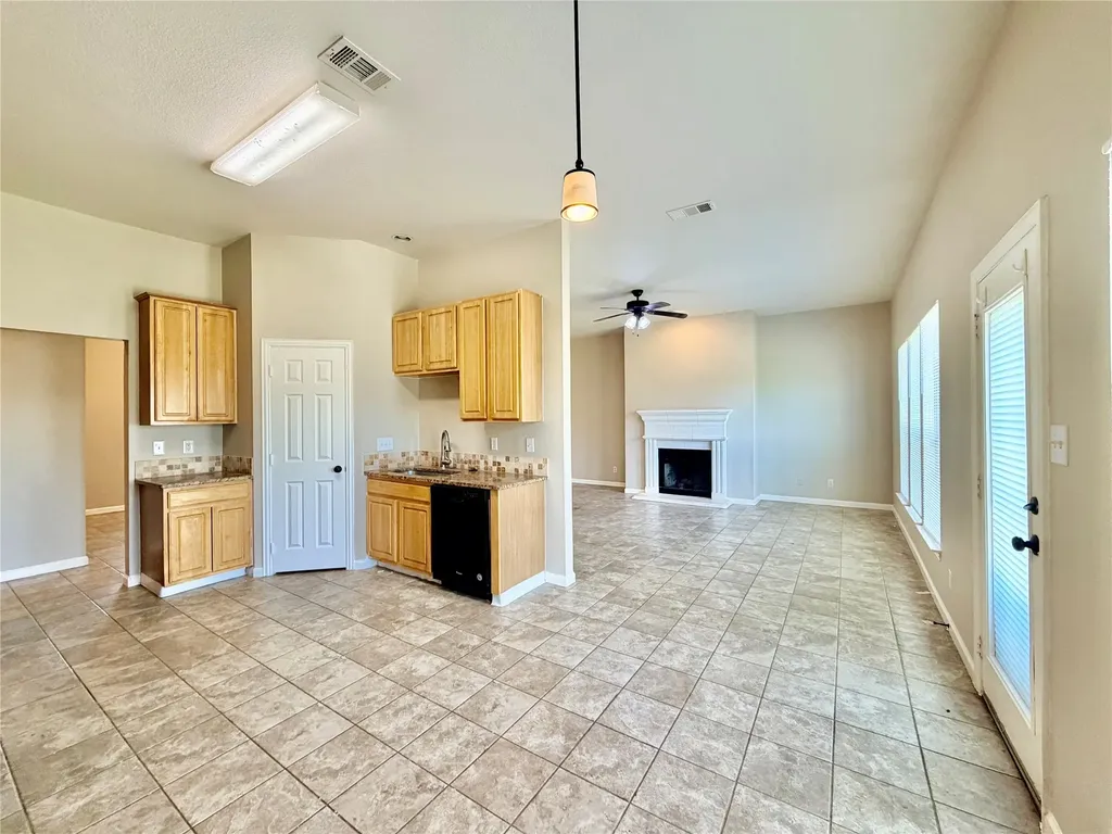 1412 La Mirada Denton TX 76208