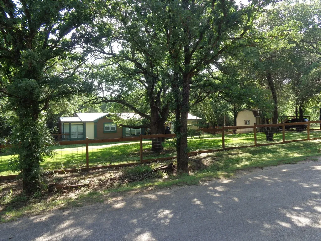 5525 Cedar Oaks Road Grandview TX 76050