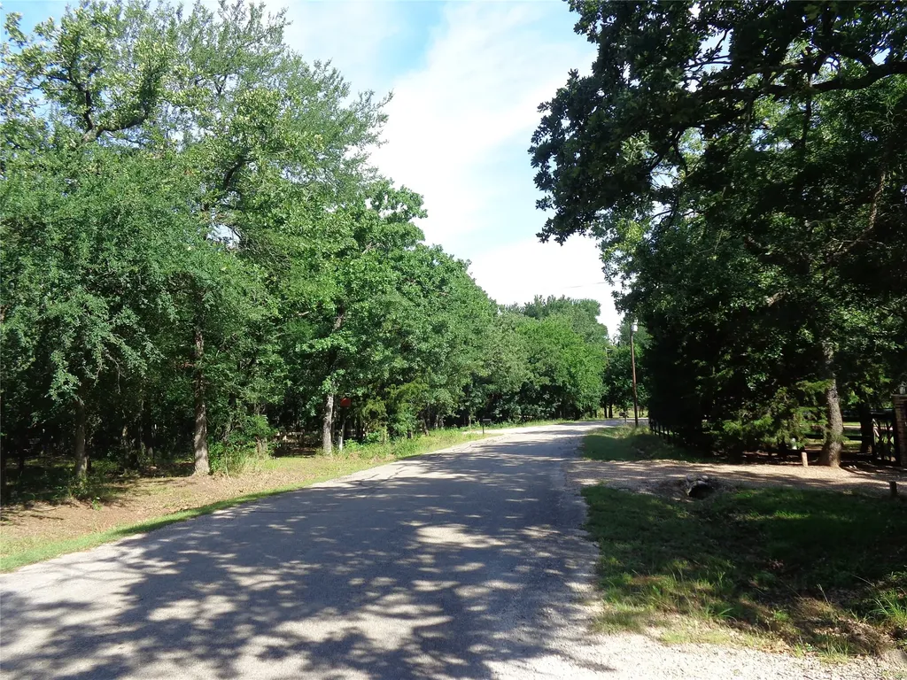 5525 Cedar Oaks Road Grandview TX 76050