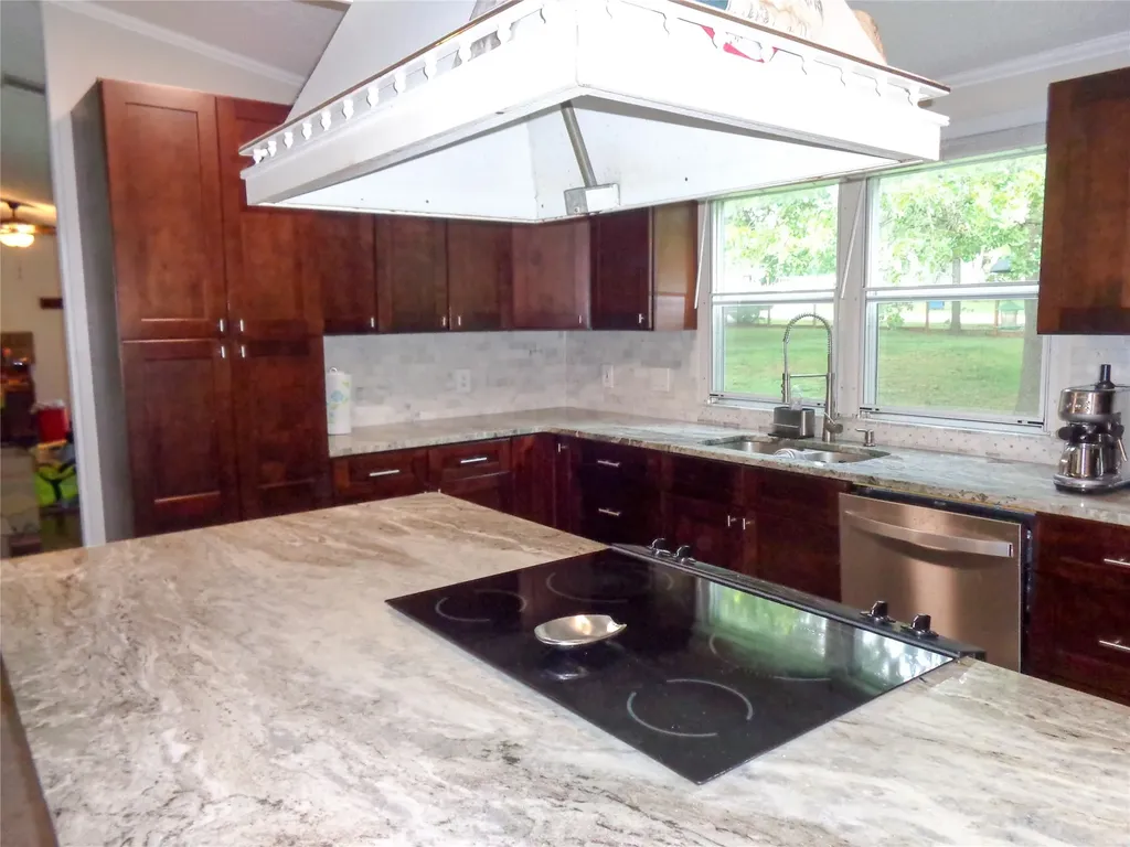 5525 Cedar Oaks Road Grandview TX 76050