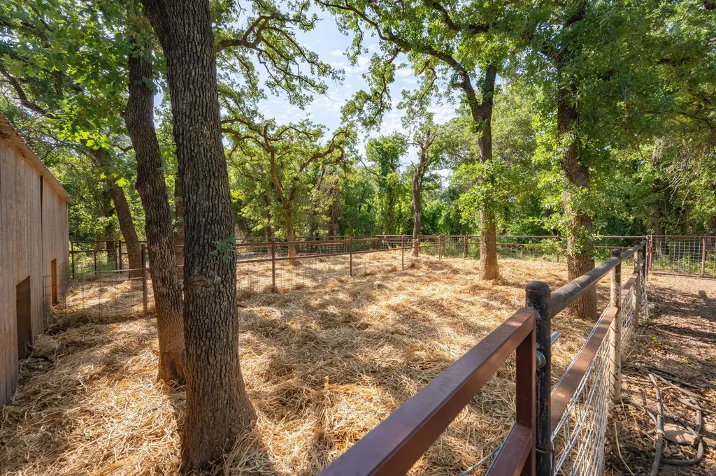 923 Natty Flat Road Lipan TX 76462