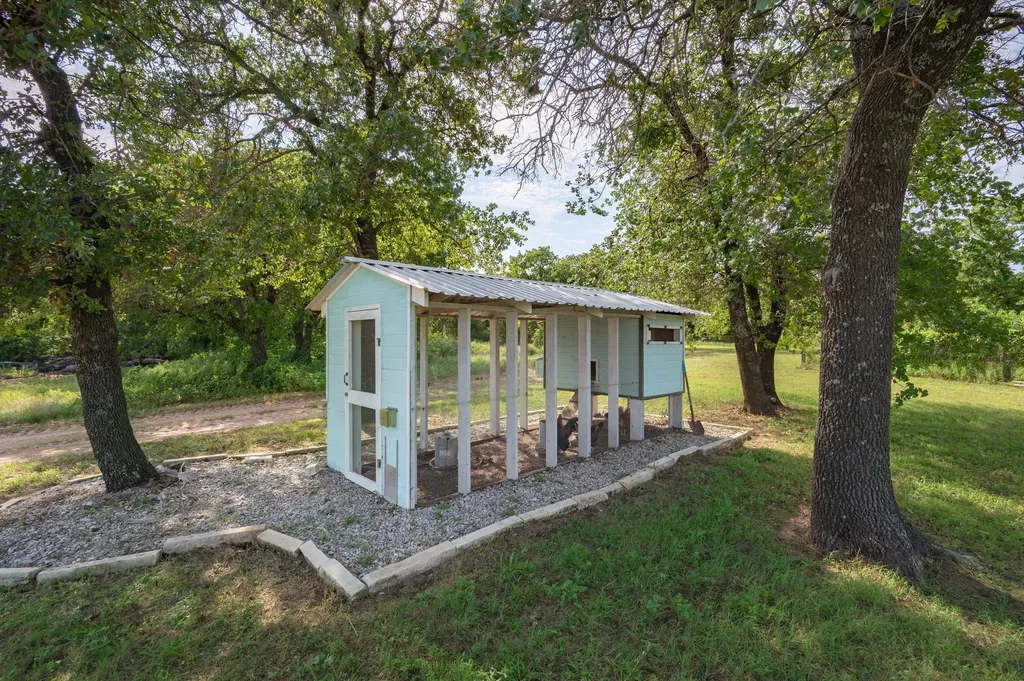 923 Natty Flat Road Lipan TX 76462