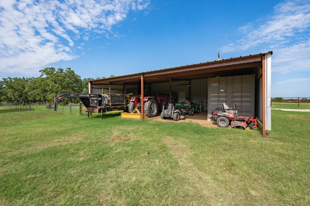 923 Natty Flat Road Lipan TX 76462