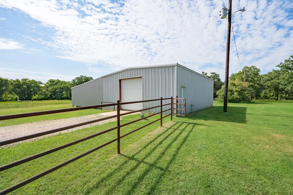 923 Natty Flat Road Lipan TX 76462