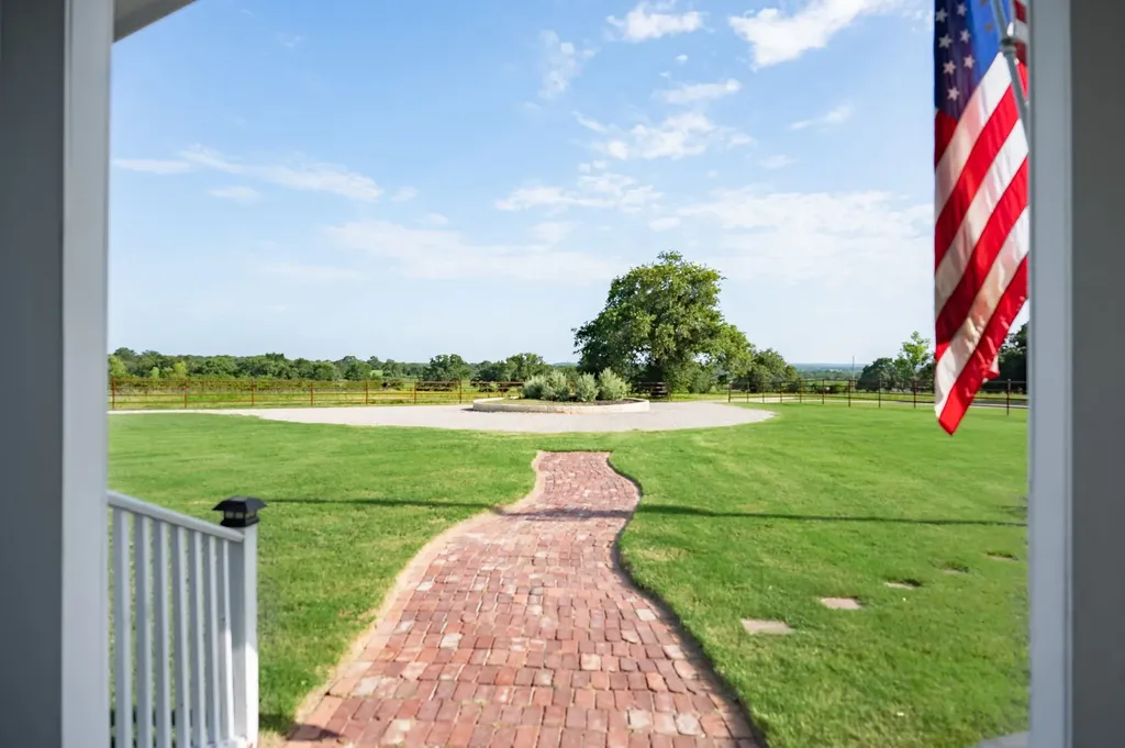 923 Natty Flat Road Lipan TX 76462