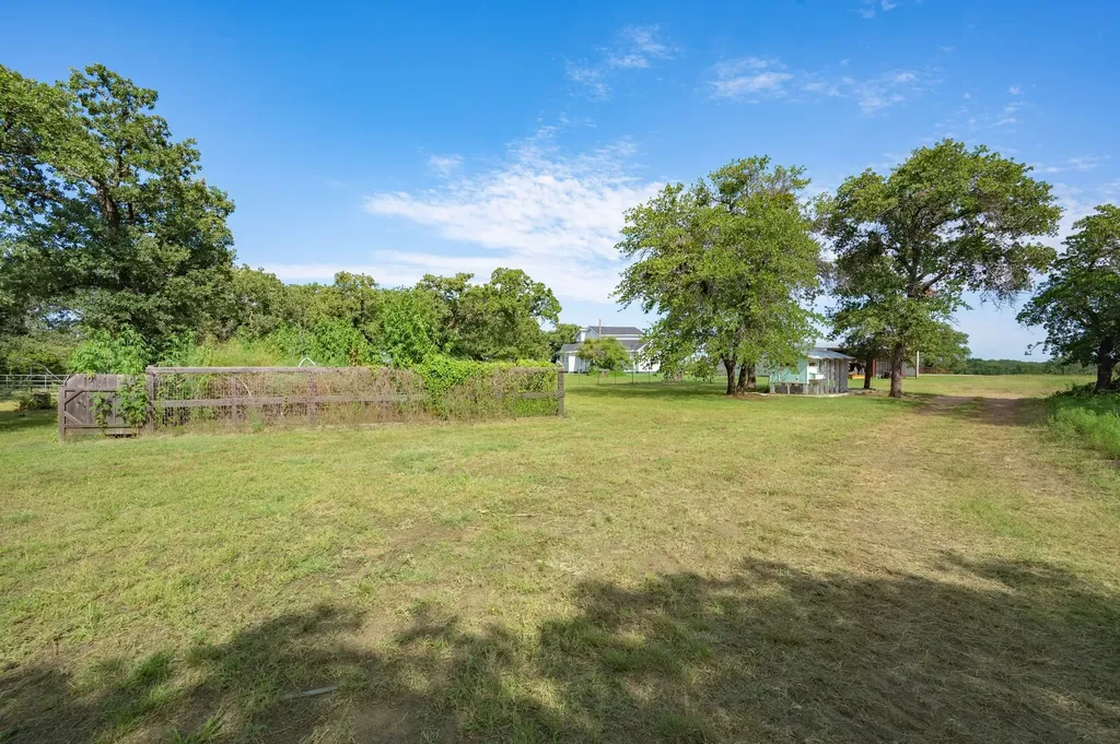 923 Natty Flat Road Lipan TX 76462