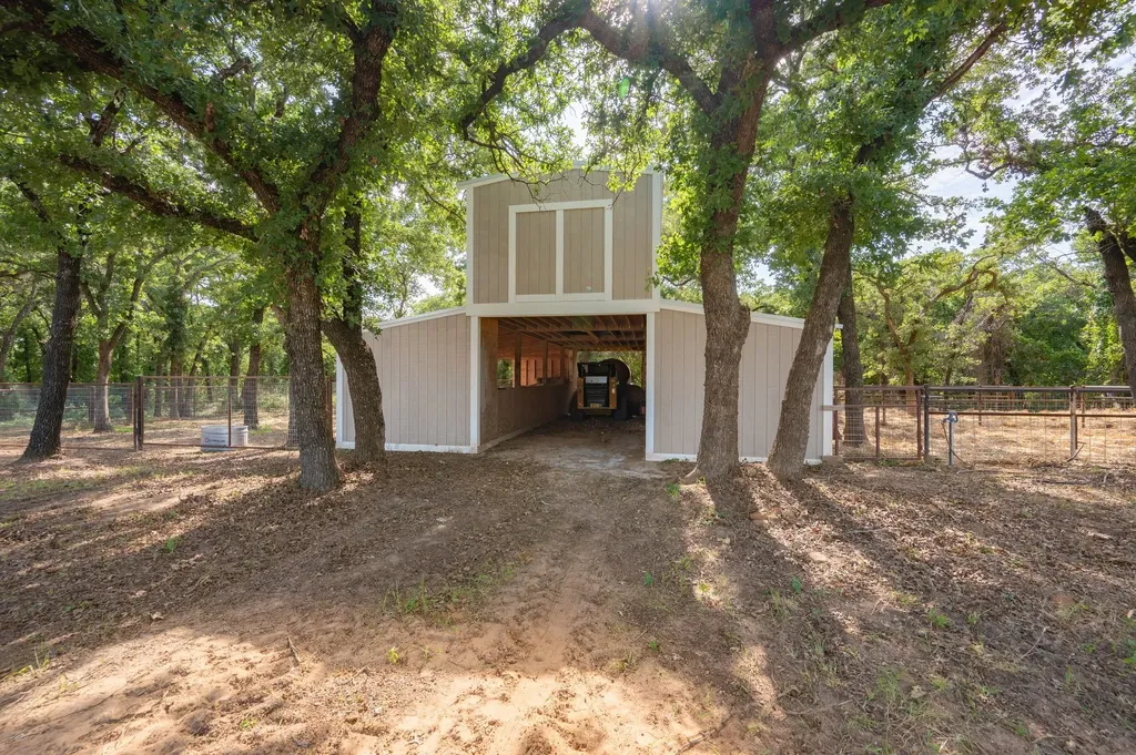 923 Natty Flat Road Lipan TX 76462