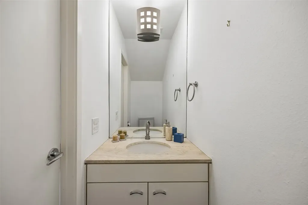 3922 Travis Street Dallas TX 75204