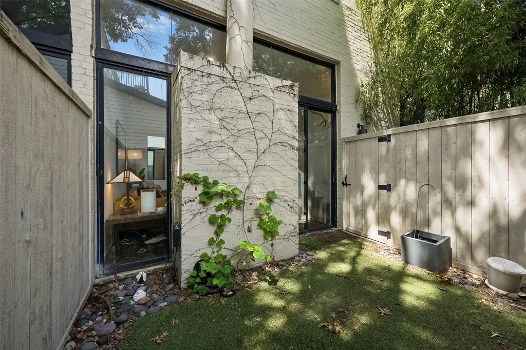 3922 Travis Street Dallas TX 75204