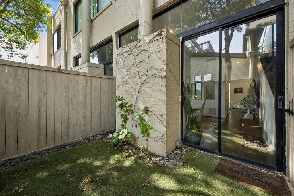 3922 Travis Street Dallas TX 75204