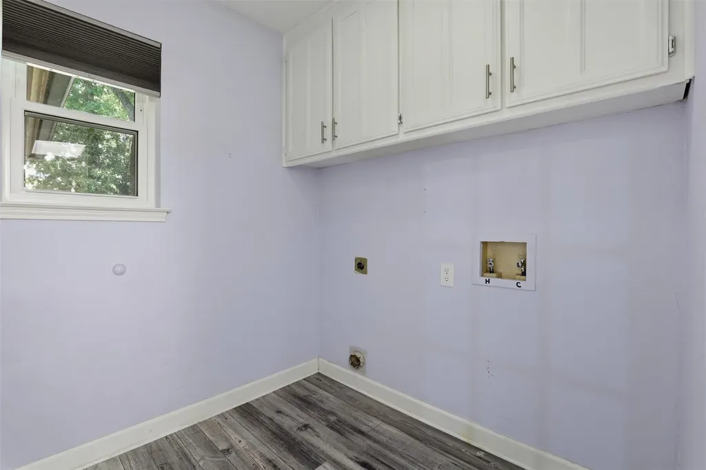 3107 Emerald Street Bedford TX 76021