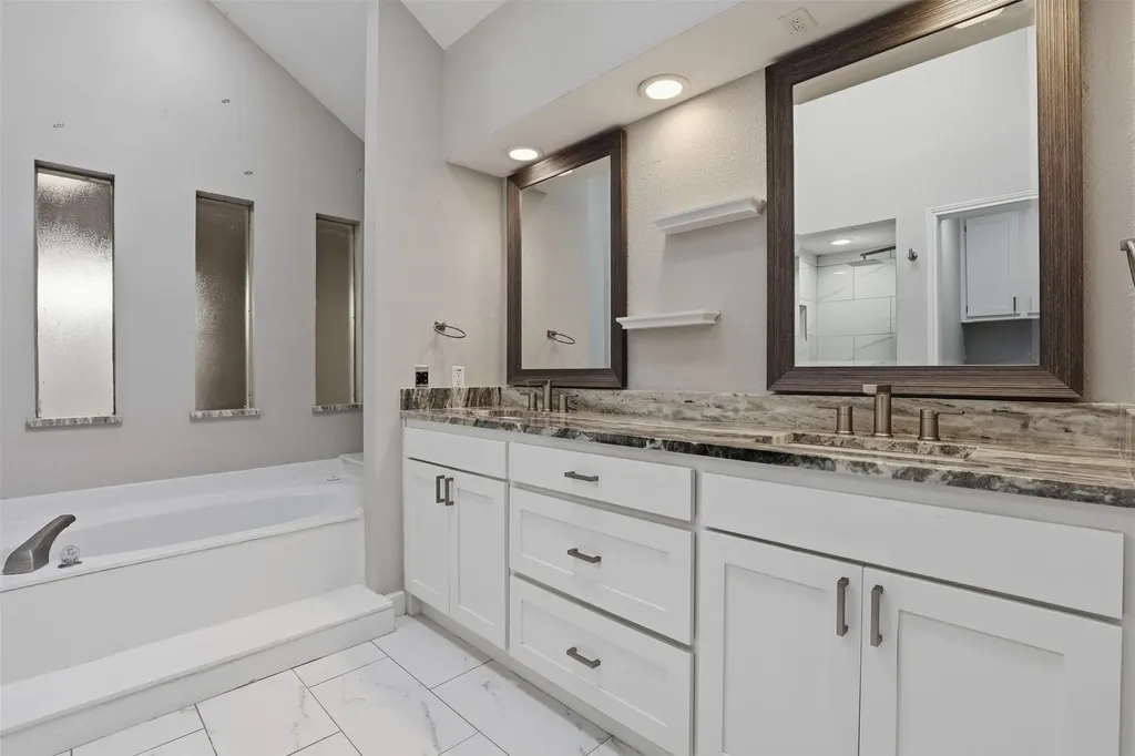 3107 Emerald Street Bedford TX 76021