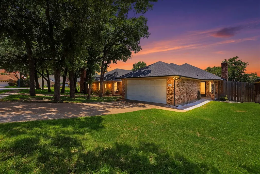3107 Emerald Street Bedford TX 76021