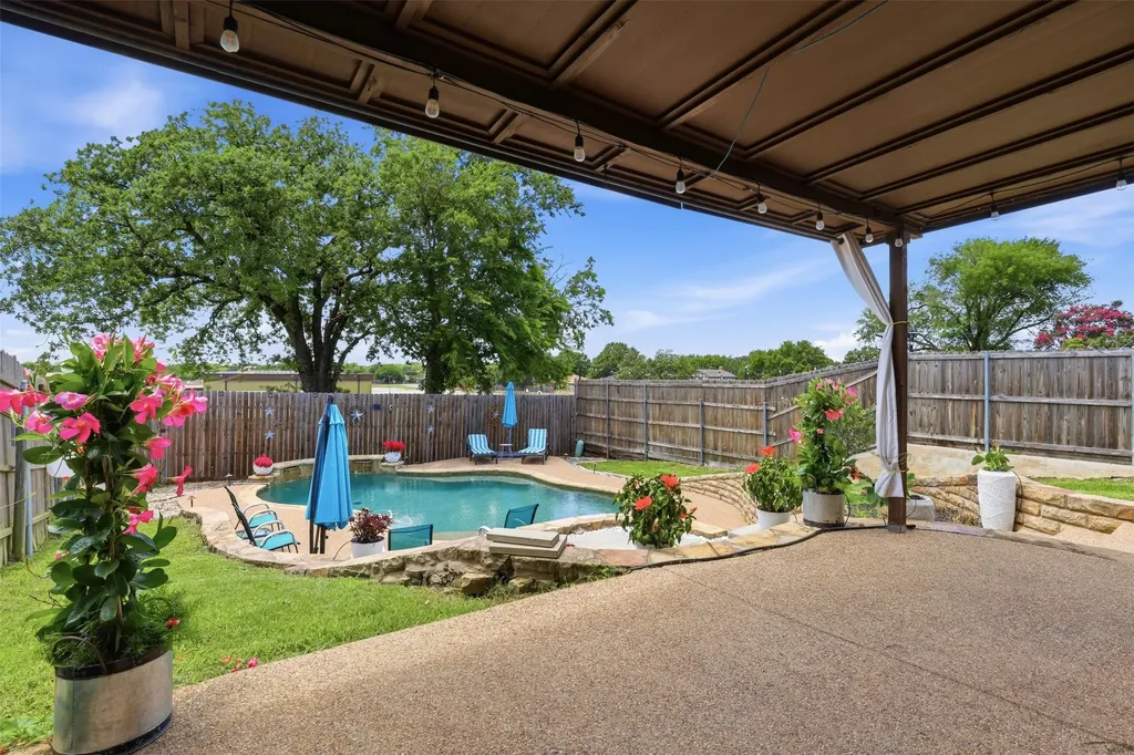 3107 Emerald Street Bedford TX 76021