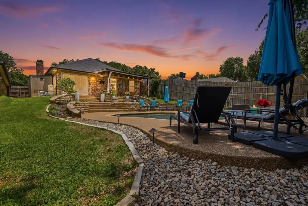 3107 Emerald Street Bedford TX 76021