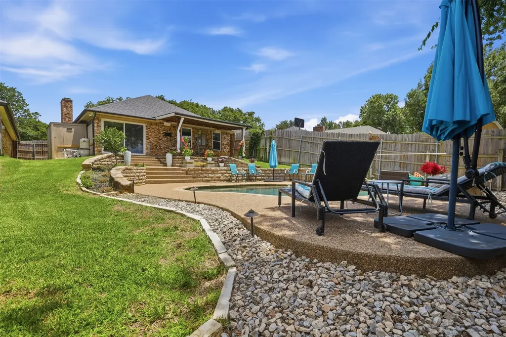 3107 Emerald Street Bedford TX 76021