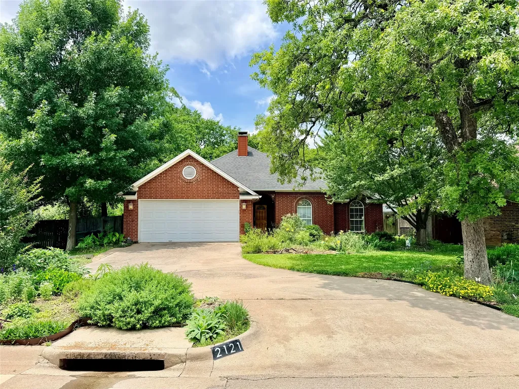 2121 Preston Place Denton TX 76209