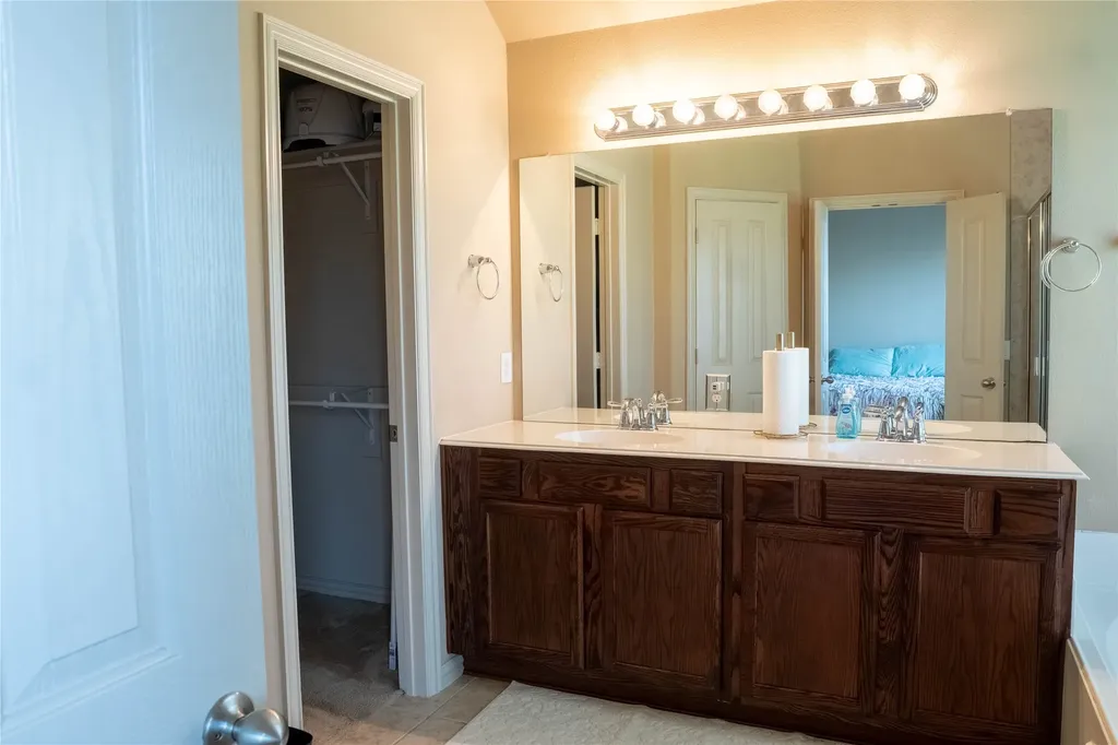 6956 Alcala Grand Prairie TX 75054