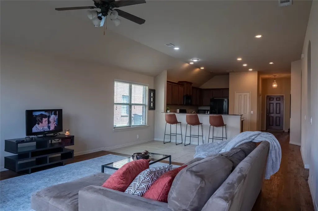 6956 Alcala Grand Prairie TX 75054