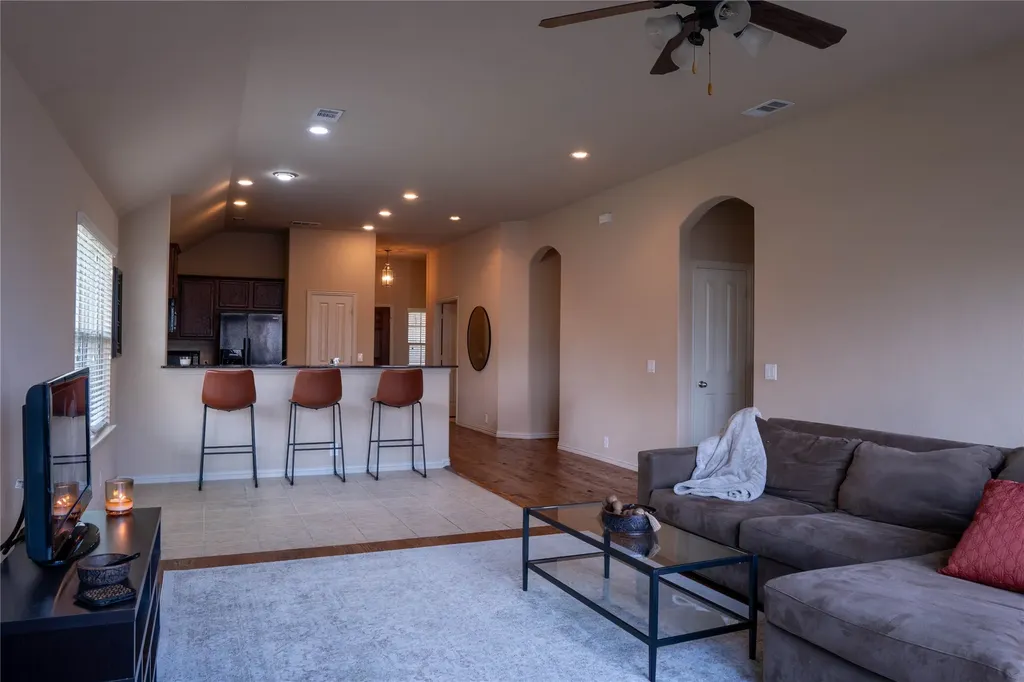 6956 Alcala Grand Prairie TX 75054