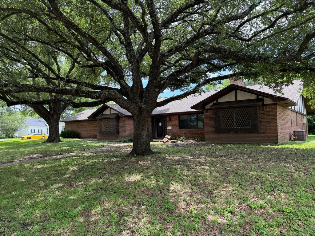 803 Val Verde Place Marlin TX 76661