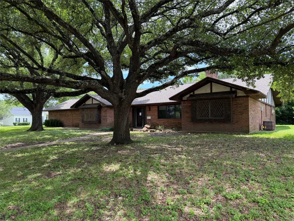 803 Val Verde Place Marlin TX 76661