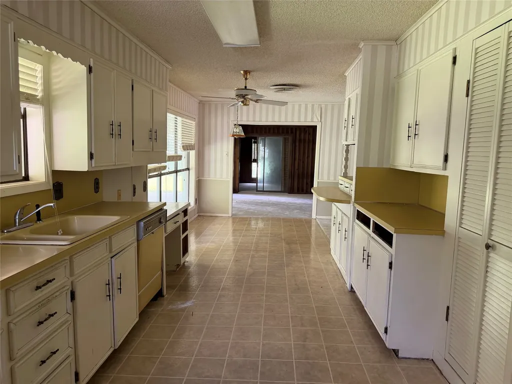 803 Val Verde Place Marlin TX 76661