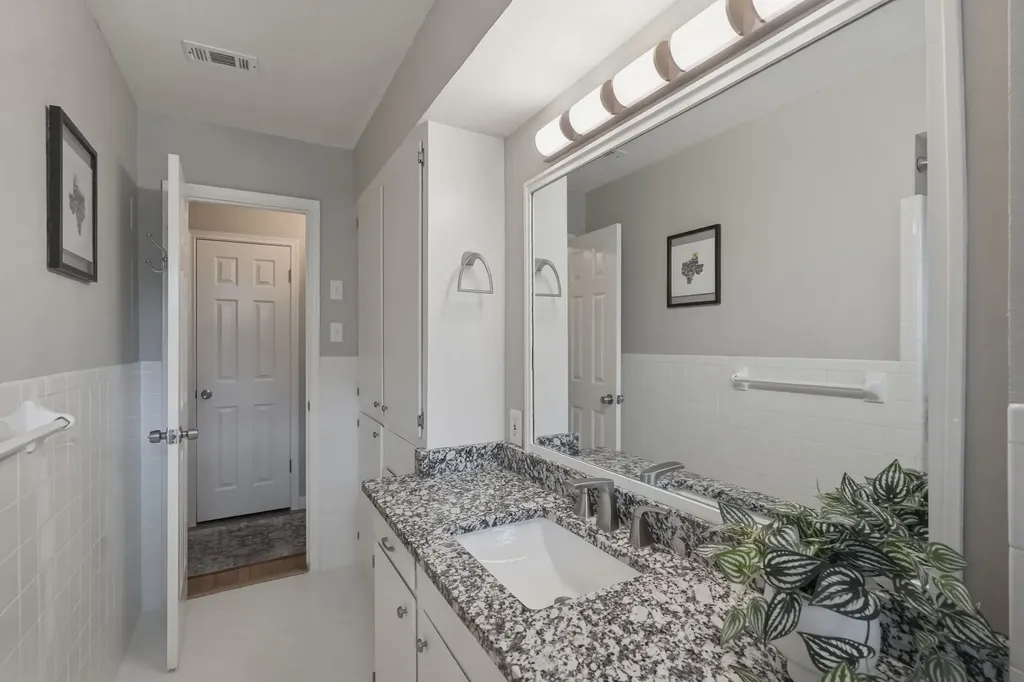 5808 Sunnywood Drive Dallas TX 75228