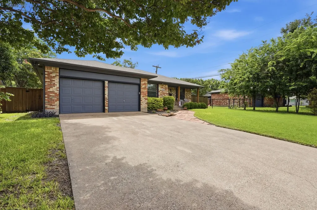 5808 Sunnywood Drive Dallas TX 75228