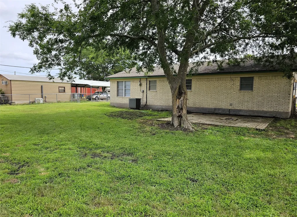 105 N 3rd Street Coolidge TX 76635
