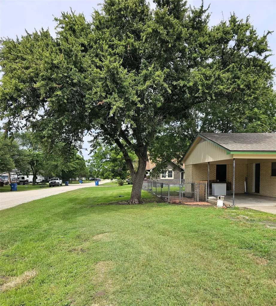 105 N 3rd Street Coolidge TX 76635