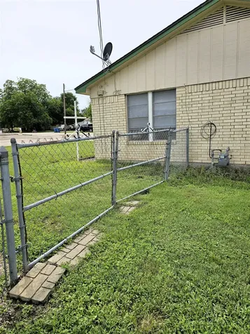105 N 3rd Street Coolidge TX 76635
