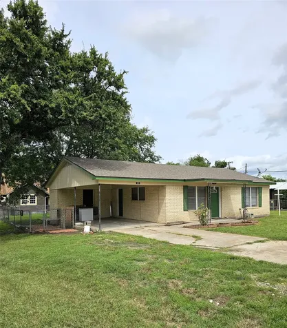 105 N 3rd Street Coolidge TX 76635