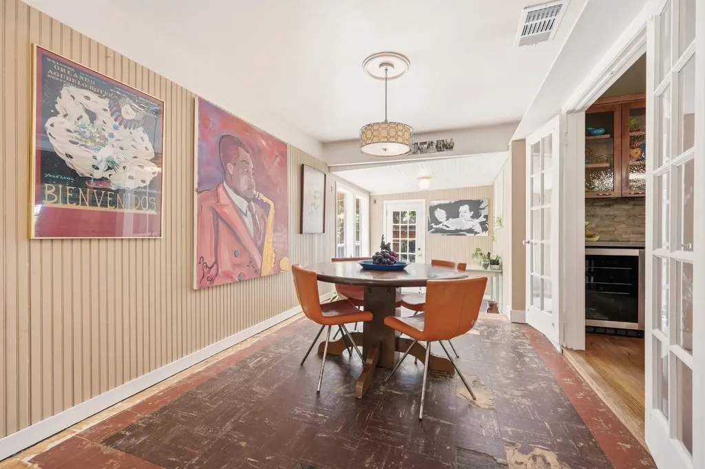 2012 W Lotus Avenue Fort Worth TX 76111