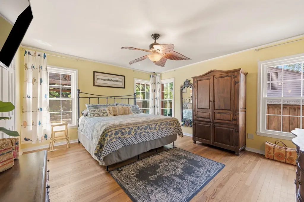 2012 W Lotus Avenue Fort Worth TX 76111