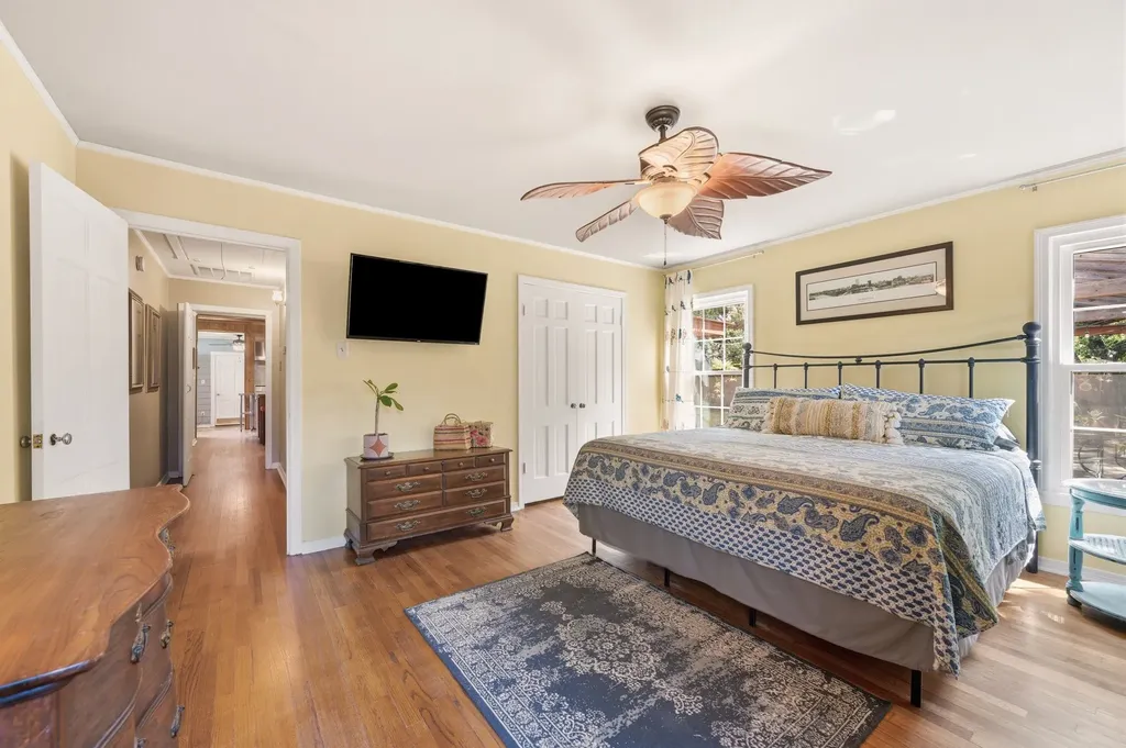 2012 W Lotus Avenue Fort Worth TX 76111
