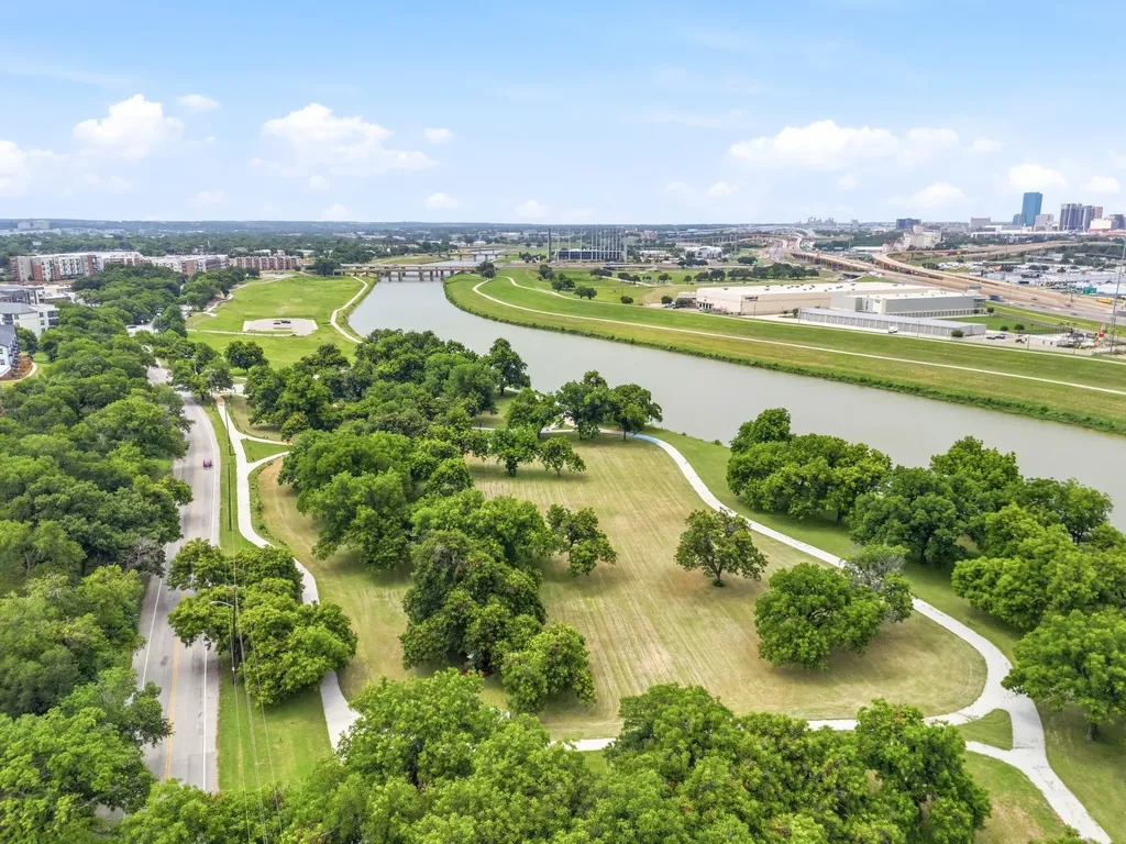 2012 W Lotus Avenue Fort Worth TX 76111