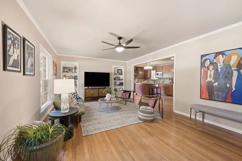 2012 W Lotus Avenue Fort Worth TX 76111