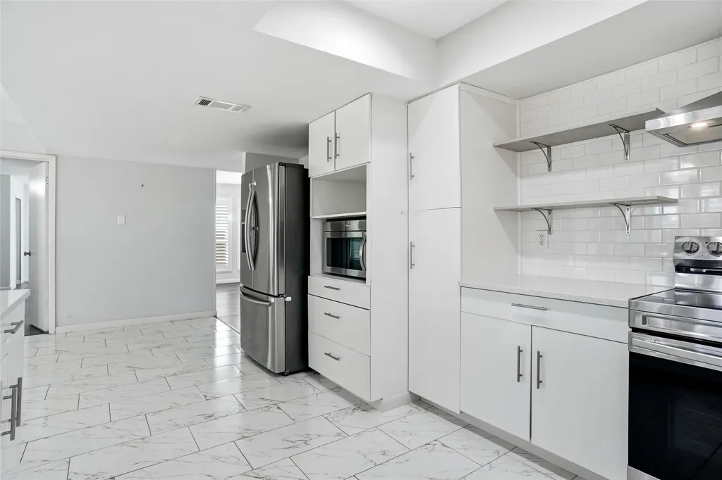 3104 Story Lane Bedford TX 76021