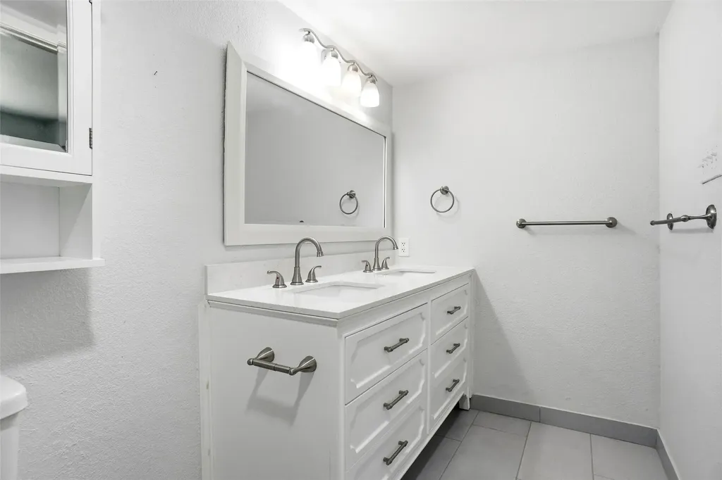 3104 Story Lane Bedford TX 76021