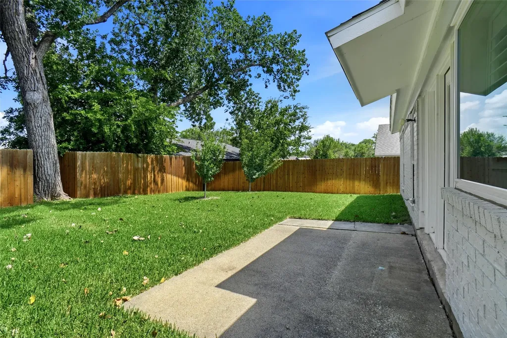 3104 Story Lane Bedford TX 76021