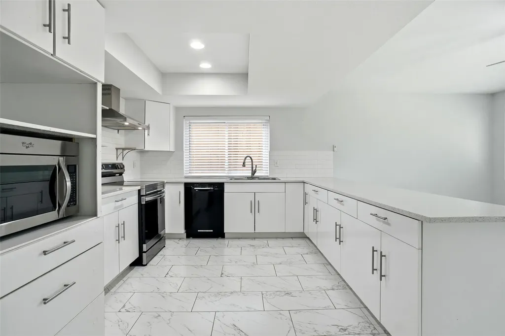 3104 Story Lane Bedford TX 76021