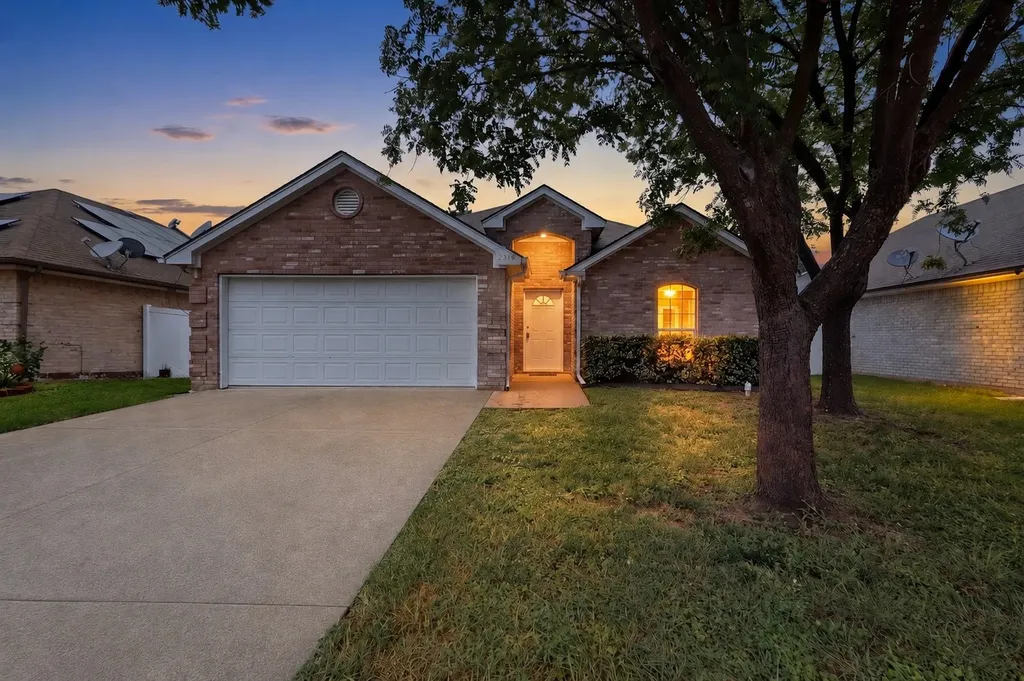 2319 Great Light Drive Dallas TX 75228