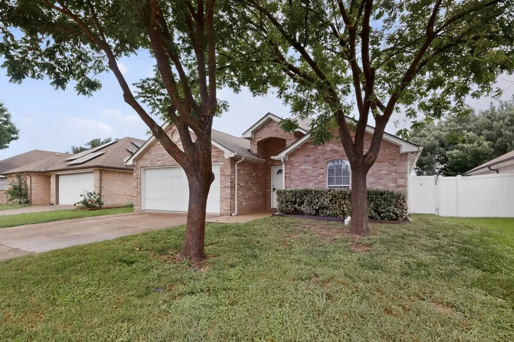 2319 Great Light Drive Dallas TX 75228