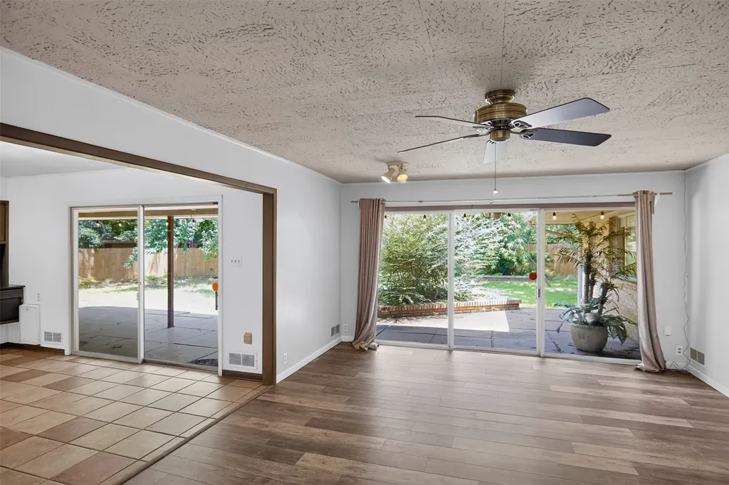1911 Harrison Avenue Paris TX 75460