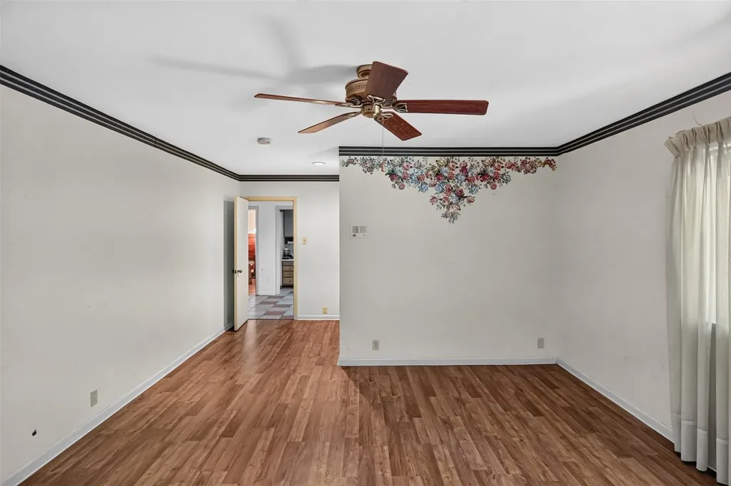 1911 Harrison Avenue Paris TX 75460